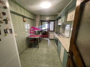 Inchiriez apartament 3 camere zona Victoriei - imagine 16