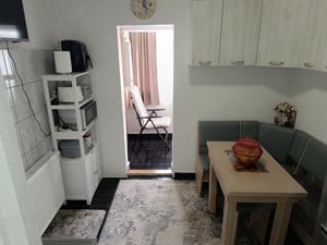 Vand apartament in loc. Mihail Kogalniceanu,2 camere,semidecomandat,bucatarie spatioasa,centrala gaz - imagine 4