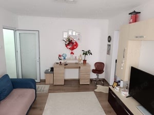 Vand apartament in loc. Mihail Kogalniceanu,2 camere,semidecomandat,bucatarie spatioasa,centrala gaz - imagine 2