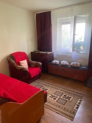 Închiriez apartament decomandat cu 2 camere   Etaj 1, Zona Dacia - imagine 5