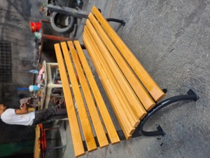 banci parc sau gradina 