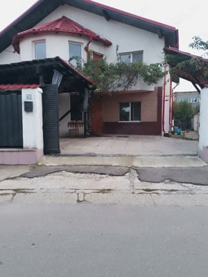 Casa vila Bacău zona Orizontului 300 m utili dispuși în 2 apartamente - imagine 4