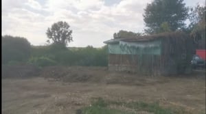 Vând teren cu cabană(fără valoare) în Arad, Insula Mureșului la 3 Insule