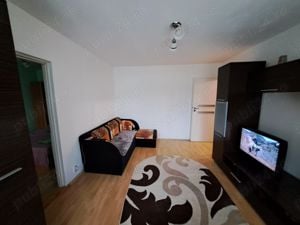 Închiriez apartament 2 camere, zona Dacia!