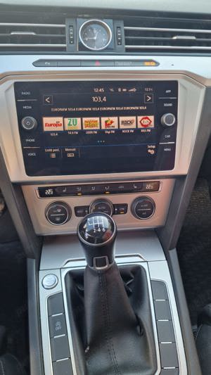 Volkswagen Passat Sedan 2.0 TDI Comfortline - imagine 10