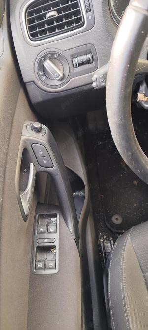 Dezmembrez / dezmembrari piese auto VW Polo 6R an 2010 motor 1.2B CGPA 63.017km cutie  LNR  - imagine 9