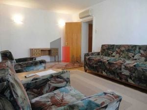 Vand apartament 3 camere zona Obor - imagine 2