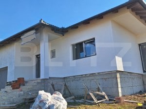 Casa de vanzare, cu 4 camere, zona Cihei-Oradea - imagine 3