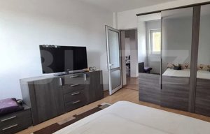 Apartament de vanzare, cu 4 camere, 120 mp, etaj intermediar, zona Obcini