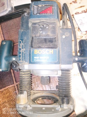 Frezá de mâná BOSCH cu schimbare de vitezá 