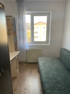 De închiriat apartament cu două camere; Preț 200 Euro. - imagine 2