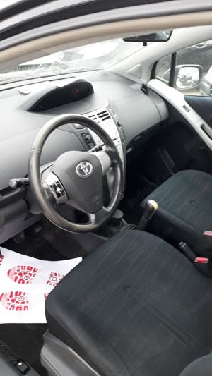 Vând Toyota Yaris an fabricație 2007 - imagine 3