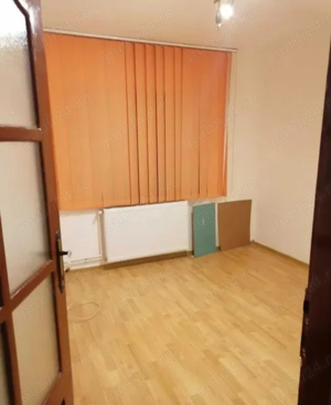 De vânzare apartament 3 camere zona Lipovei parter  - imagine 2