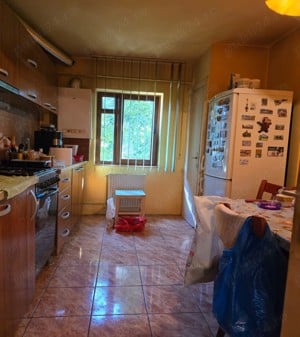 Apartament  4  camere  etaj 2 decomandat zona Matei Basarab-Bucovina centrala 3 balcoane - imagine 2