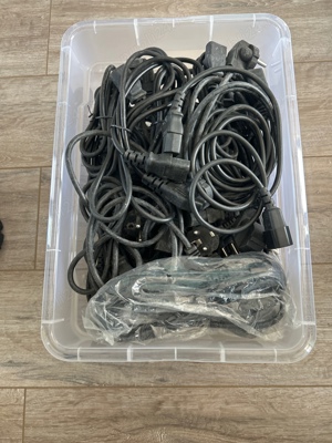 35 Cabluri alimentare PC