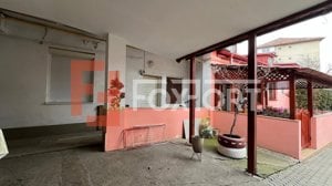 Apartament 2 camere de vanzare la curte comuna, zona Lunei - imagine 7