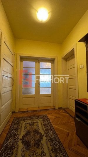 Apartament 2 camere de vanzare la curte comuna, zona Lunei - imagine 8