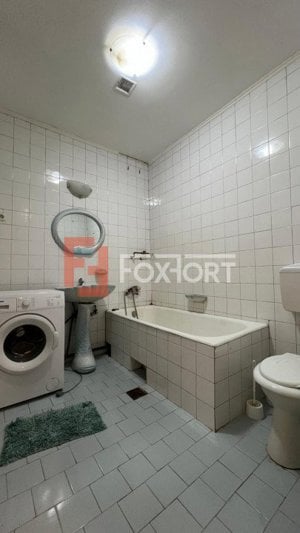 Apartament 2 camere de vanzare la curte comuna, zona Lunei - imagine 6