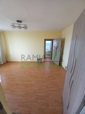 Apartament 2 camere, Astra , etaj intermediar - imagine 2