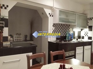 Apartament 4 camere de inchiriat Alba Iulia Centru cu scara interioara