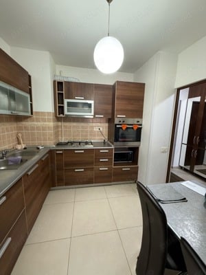 Închiriez apartament 2 camere - imagine 8