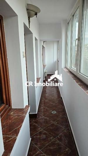 Apartament  3 camere Decebal - imagine 4