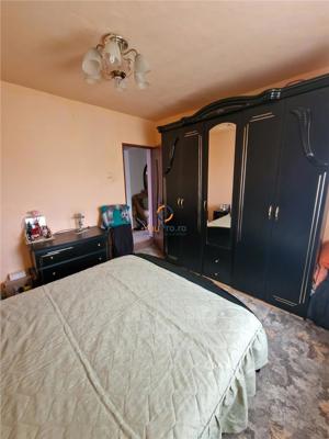 Apartament 2 camere modificat in 3 la etajul 4 cu acoperis zona Soarelui