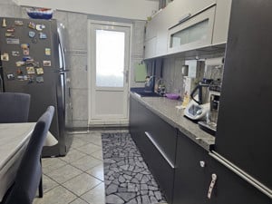 ICIL - Apartament cu 3 camere decomandate si o terasa 20 mp. - imagine 3