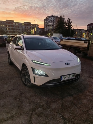 Vând Hyundai KONA  Premium 204 CP 64.8 kWh  - imagine 1