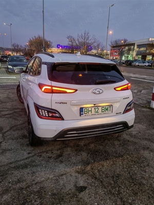 Vând Hyundai KONA  Premium 204 CP 64.8 kWh  - imagine 3