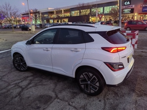 Vând Hyundai KONA  Premium 204 CP 64.8 kWh  - imagine 2