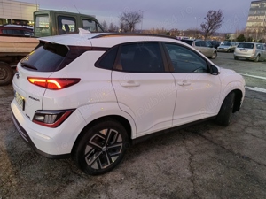 Vând Hyundai KONA  Premium 204 CP 64.8 kWh  - imagine 4
