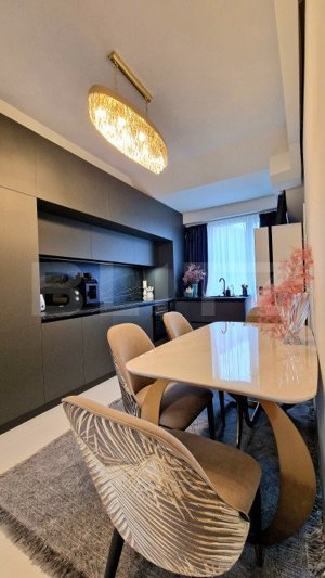 Apartament la vilă, 3 camere, 82 mp, 5 balcoane, 3 bai, parcare, zona Vivo - imagine 17