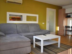 Inchiriere 2 Camere Drumul Taberei Favorit - Complet Renovat 