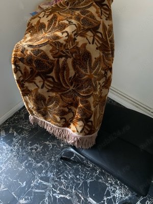 Cuvertura din catifea  - imagine 3