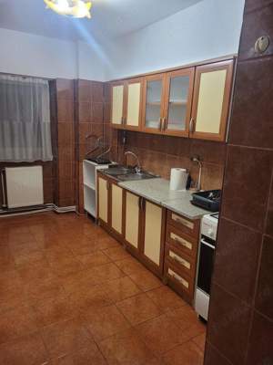 Inchiriez apartament cu 3 camere - imagine 2