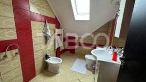 Apartament 3 camere 2 bai zona Vasile Aaron Sibiu 112 mpu  - imagine 13