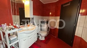 Apartament 3 camere 2 bai zona Vasile Aaron Sibiu 112 mpu  - imagine 10