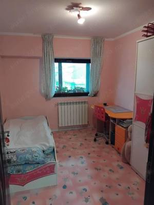 De vanzare apartament cu 3 camere - imagine 4