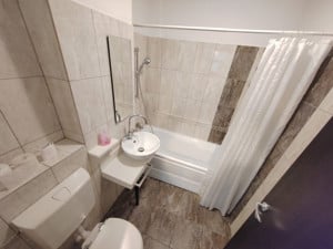 Apartament foarte spatios cu loc de parcare - imagine 9