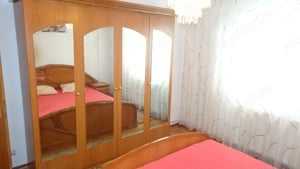 Inchiriez apartament 3 camere decomandat in Deva, zona Casa de Pensii, etaj 5 mobilat - imagine 9