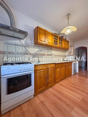 Ap.4 camere in Deva, zona ultracentrala, Str. Ion Creanga, decomandat, suprafata utila 76 mp, etaj 3 - imagine 6