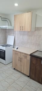 Închiriez apartament cu 3 camere - imagine 9