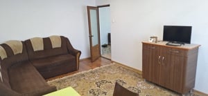 Închiriez apartament cu 3 camere - imagine 4