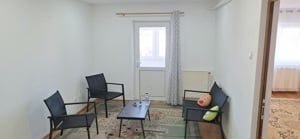 Închiriez apartament cu 3 camere - imagine 2