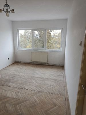 Vând apartament cu 3 camere (Adjud) - imagine 4