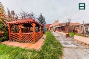 Casă Aradul Nou cu 4 camere și 1044 mp Teren - imagine 15