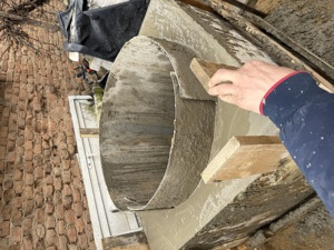 Săpăm fântâni noi curățăm adâncim pentru mai multe informații   cerem și oferim seriozitate