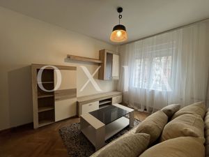 SX710 Sala Olimpia, Etaj intermediar, Disponibil Imediat