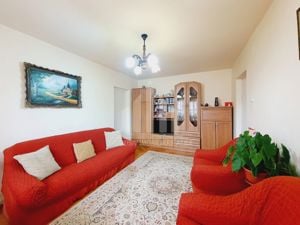 Apartament cu 3 camere de vanzare, Cetate - zona Closca - imagine 2